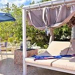 Ireni Waterfont Holiday home *