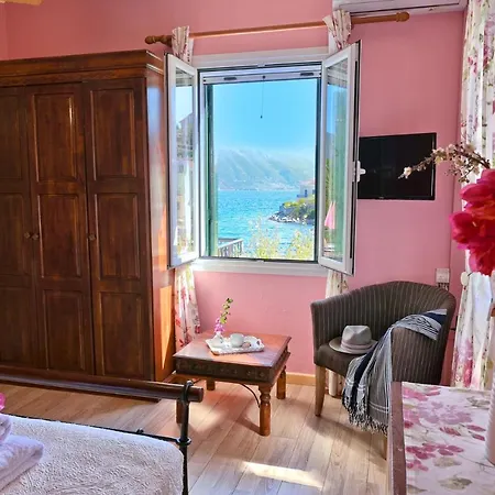 Ireni Waterfont Holiday home