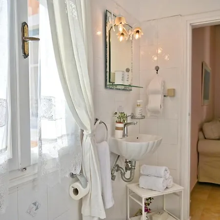 Ireni Waterfont Ferienhaus *